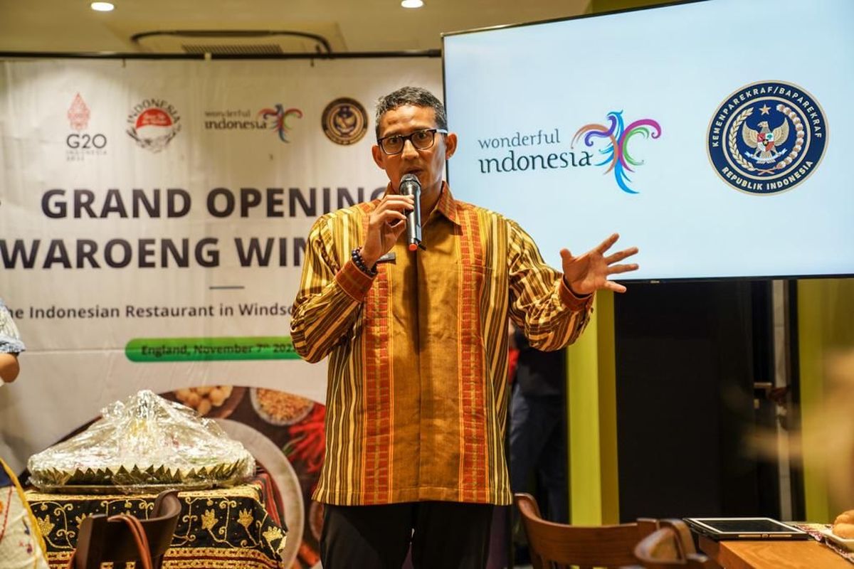 Menteri Pariwisata dan Ekonomi Kreatif (Menparekraf) Sandiaga Uno meresmikan pembukaan restoran Waroeng Windsor di London, Inggris.