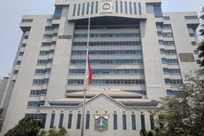 Perkantoran di Tanjung Priok Kibarkan Bendera Setengah Tiang untuk BJ Habibie