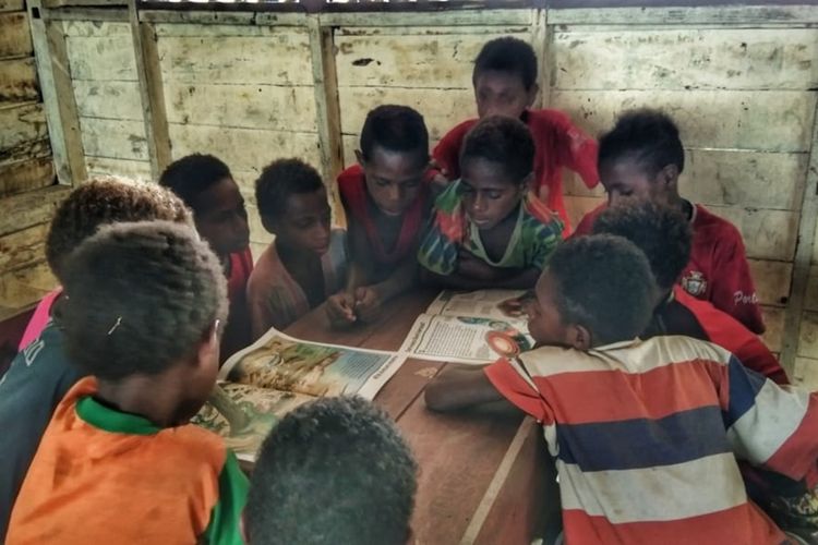 Kondisi anak-anak di Kampung Kaibusene, Mappi, Papua.