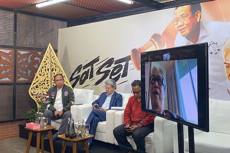 Konferensi pers TPN Ganjar-Mahfu membahas isu-isu aktual di Media Center Ganjar-Mahfud, Menteng, Jakarta Pusat, Senin (5/2/2024). 