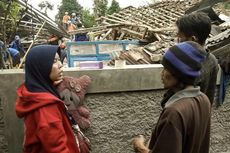 Gempa Cianjur, Penantian Imas Menunggu Regu Penyelamat Mencari Sang Anak di Bawah Puing Reruntuhan Rumah