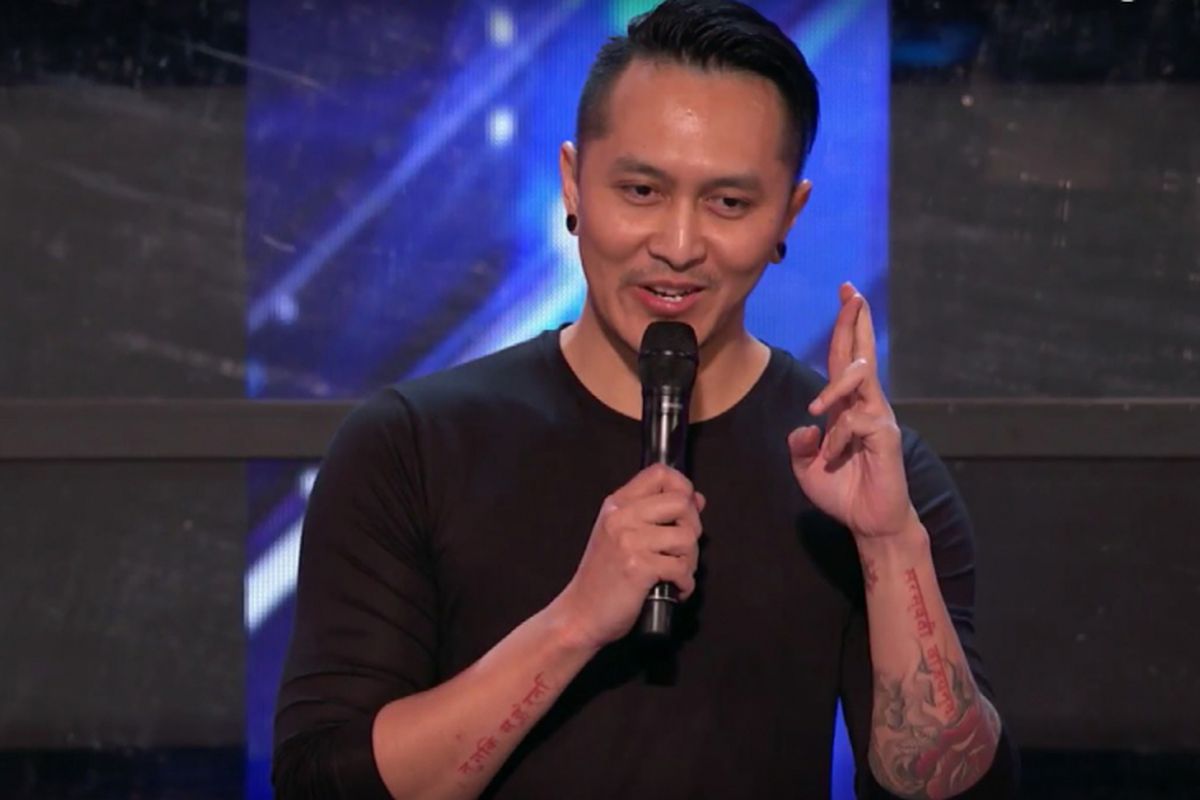 Demian Aditya beraksi di panggung Americas Got Talent.