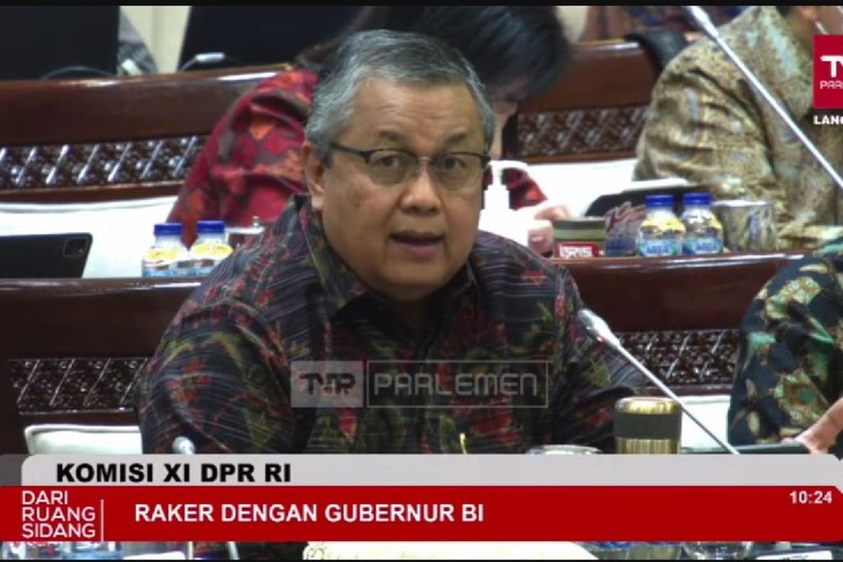 Gubernur Bank Indonesia (BI) Perry Warjiyo saat rapat kerja dengan Komisi XI DPR RI, Senin (21/11/2022) menyebut pertumbuhan ekonomi global di 2023 hanya sebesar 2 persen secara tahunan (year on year/yoy).