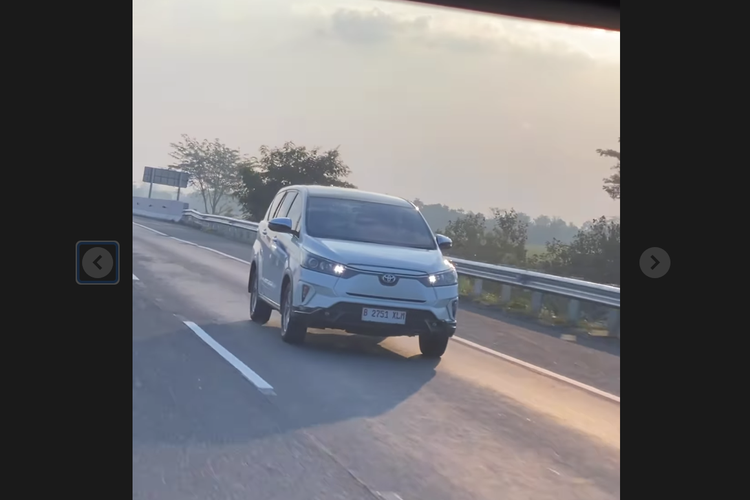 Toyota Innova EV 