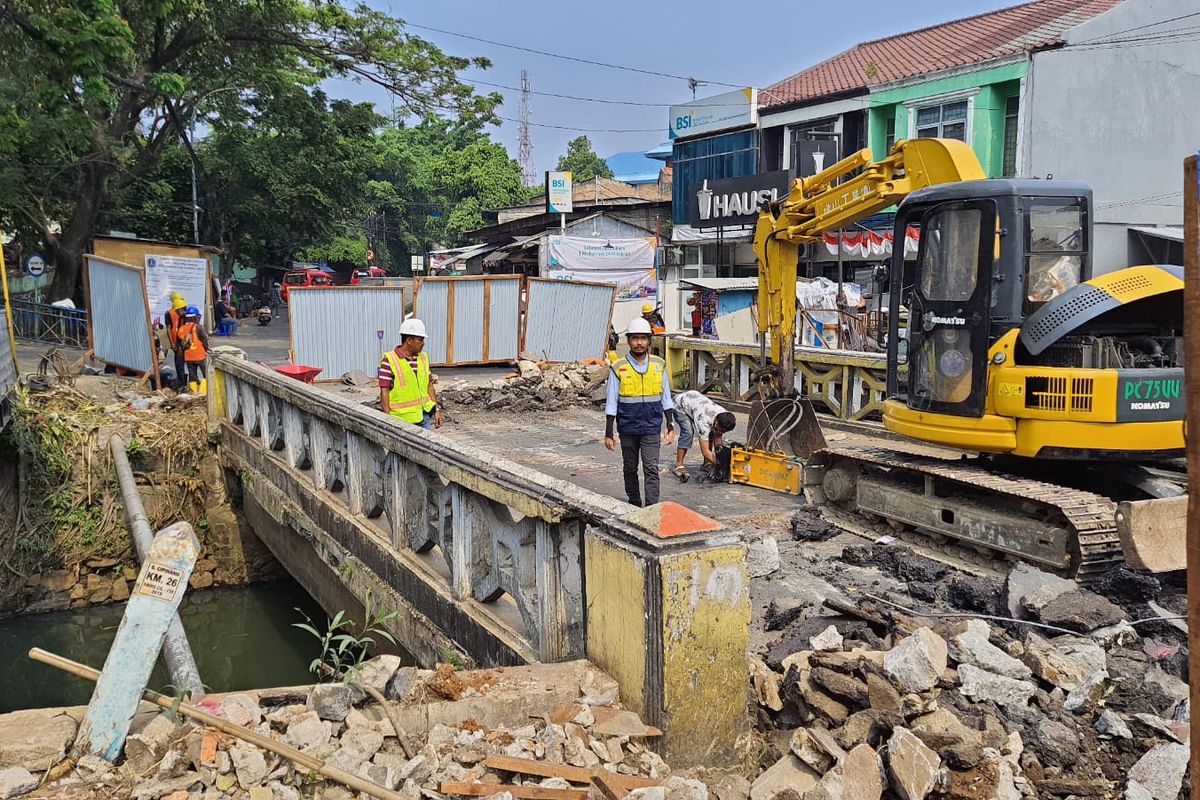 Jembatan Cibubur, Jakarta Timur, direvitalisasi mulai hari ini, Selasa (2/8/2022).