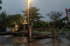 Hujan Deras Picu Banjir di Gunung Putri Bogor, Jalan Utama Terendam