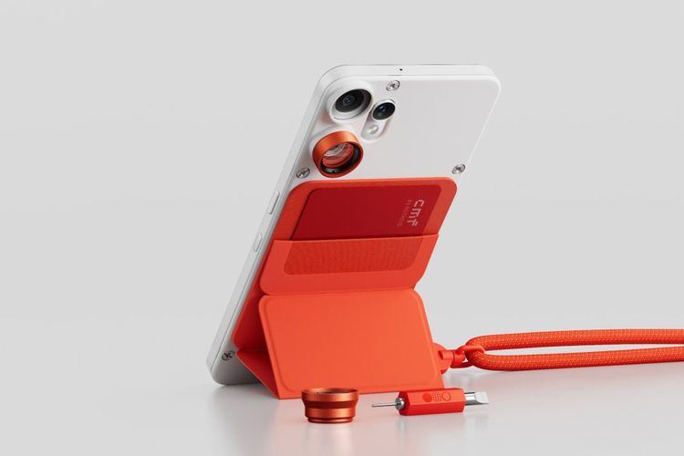 CMF Phone 2 Pro dengan aksesori stand.