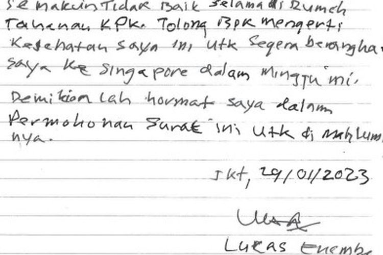 Penampakan surat yang ditulis tangan oleh Gubernur Papua, Lukas Enembe kepada Ketua KPK Firli Bahuri. Dalam surat yang dibagikan oleh pengacara itu, Lukas menagih janji yang disampaikan Firli mengenai izin berobat ke Singapura, Selasa (7/2/2023).