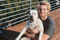 Luke Hemmings Akhirnya Meluncurkan Album Solo Perdana