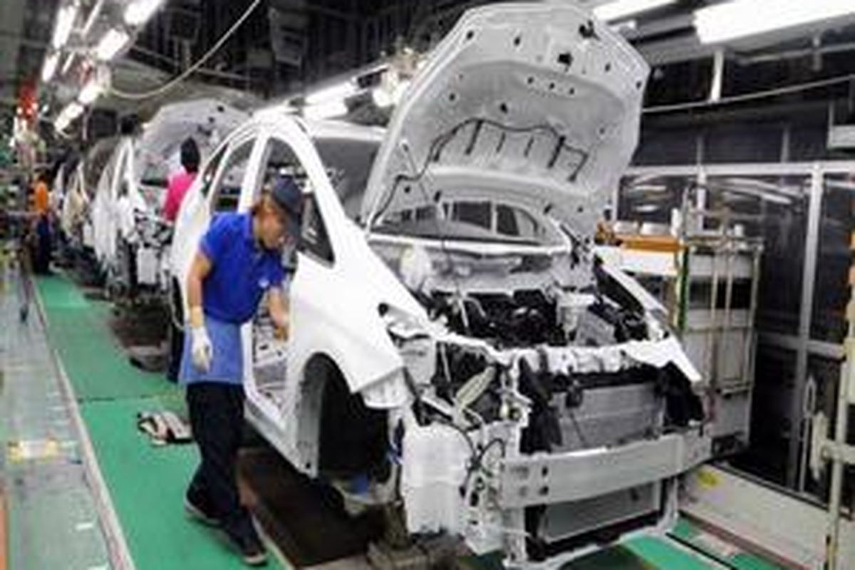 Pabrik Toyota di Tsutsumi sedang memproduksi Prius