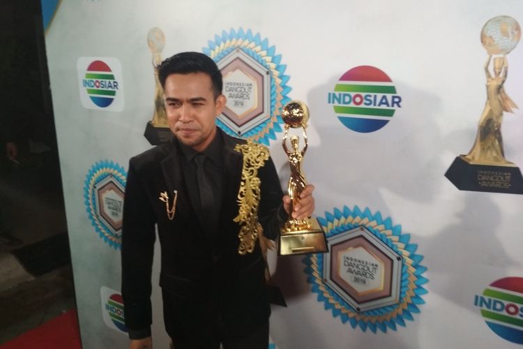 Penyanyi dangdut Fildan Rahayu menyabet dua penghargaan di Indonesian Dangdut Awards 2019 yang digelar di Studio Emtek, Daan Mogot, Jakarta Barat, Rabu (7/11/2019).