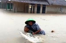 Aksi Heroik Babinsa di Cianjur Selamatkan Warga yang Terjebak Banjir