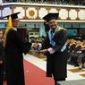 Erik Lulus Doktor UNS dengan IPK 4,00 dalam 2 Tahun 2 Bulan Berkat Riset Kolaborasi Manusia dan Robot