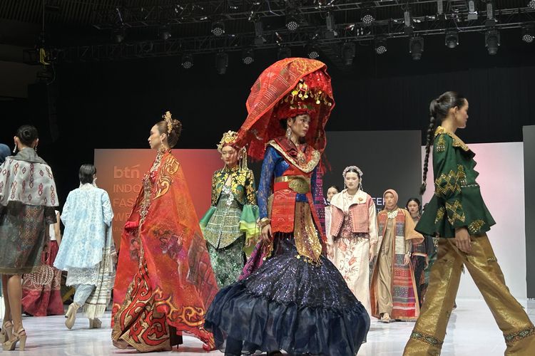 BTN Indonesia Fashion Week 2026 Resmi Dibuka, Gaungkan Ulos untuk Generasi Muda dan Dunia