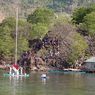 HUT Ke-76 RI, Pemerintah dan Warga Desa Wisata Kojadoi Upacara di Atas Perahu
