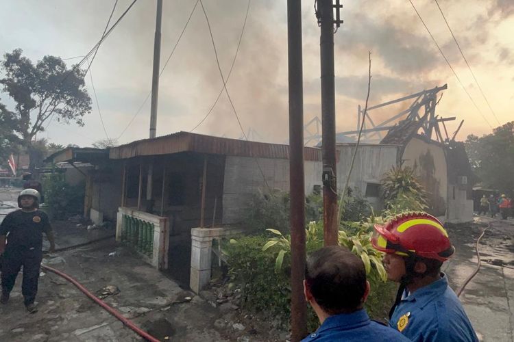 Terpapar Asap Kebakaran Aspol Panularan Solo, Satu Warga Dirawat di RS usai Alami Sesak Napas