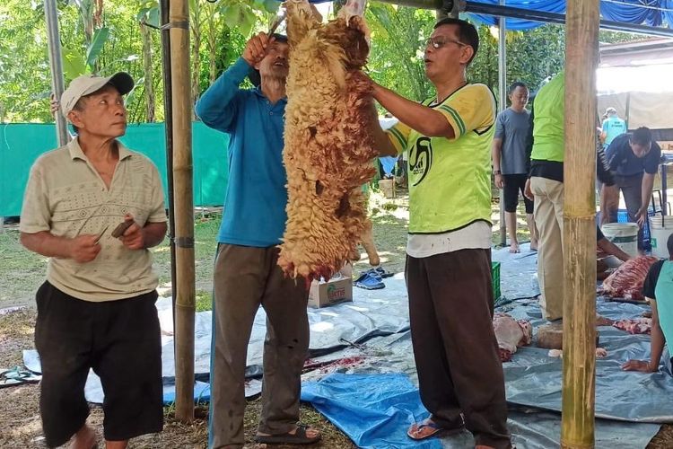 Bagi Yudi, Menjadi Jagal Kurban Bukan soal Uang, tapi Ibadah dan Kebersamaan