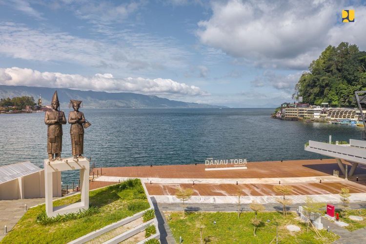 Pantai Bebas di Kota Parapat