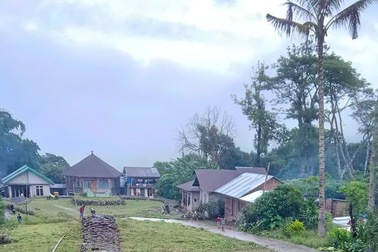 Kampung Mano di Kelurahan Mandosawu, Kecamatan Lamba Leda Selatan, Kabupaten Manggarai Timur.