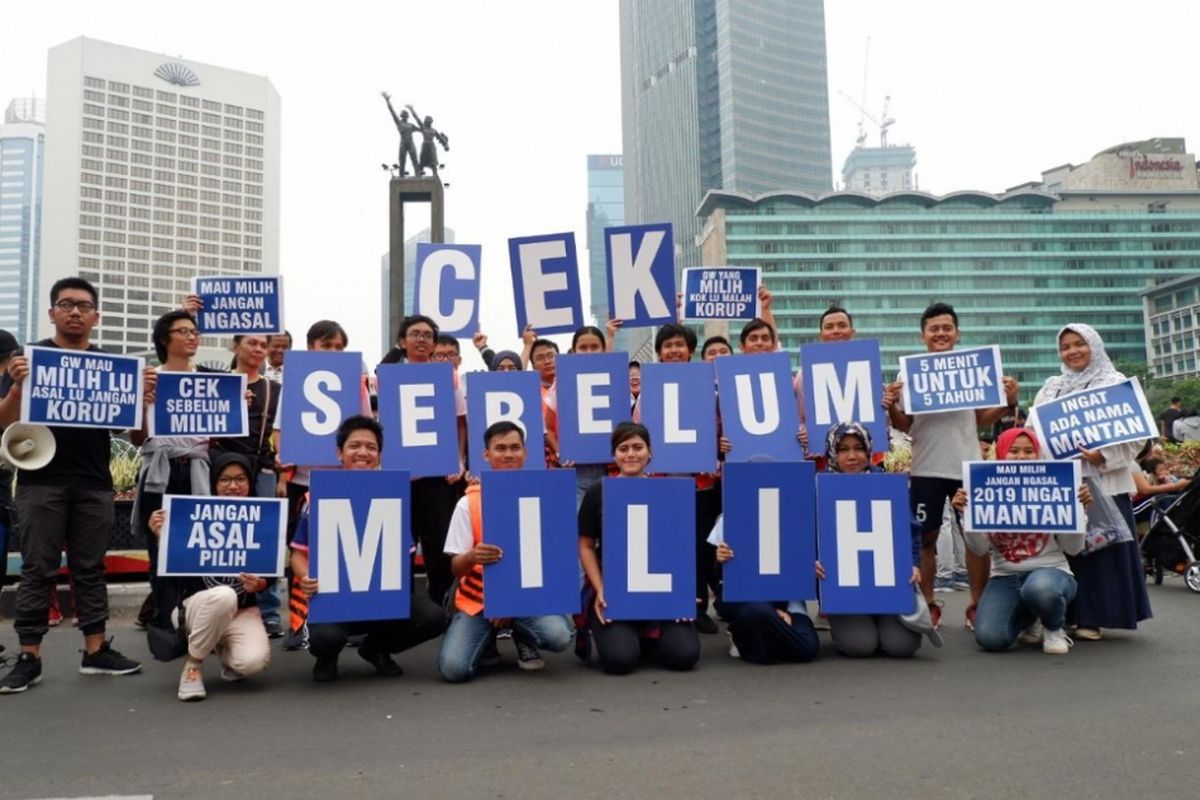 Indonesia Corruption Watch (ICW) menggelar aksi di kawasan car free day (CFD) di Jalan Sudirman-Thamrin pada Minggu (9/12/2018) pagi. 