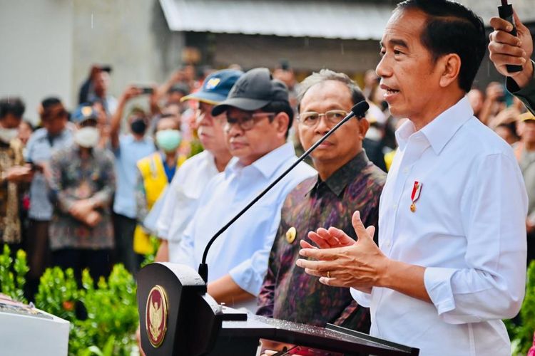 Presiden Joko Widodo saat meresmikan pembangunan kembali Pasar Sukawati, Kabupaten Gianyar, Rabu (1/2/2023).
