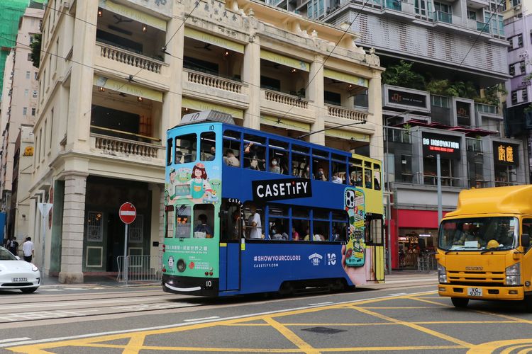 Trem di tengah kota Hong Kong 