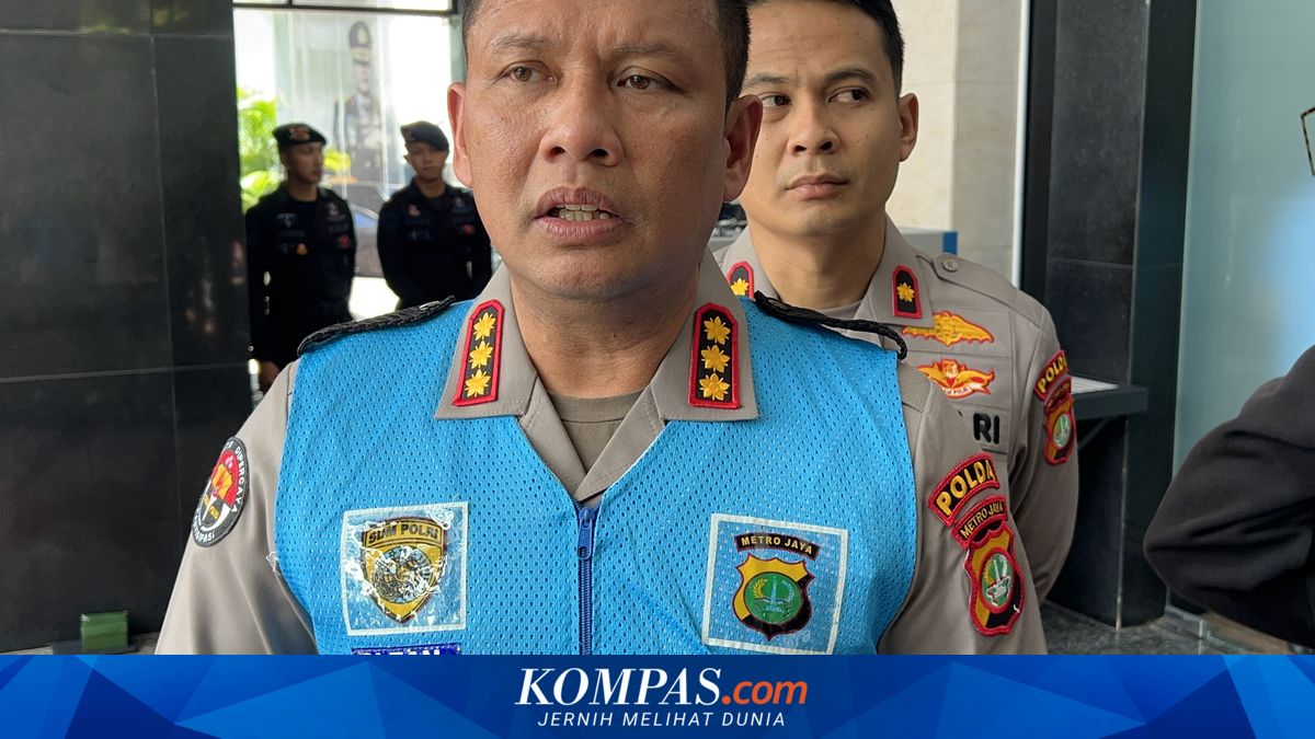 Polisi Minta Laporan Dugaan Makar terhadap Saiful Mujani Tak Ditarik ke Isu SARA ~WR

Klik untuk baca: