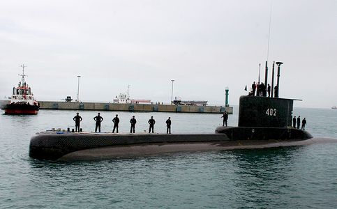 Australia, India, and Singapore to Aid Indonesia’s Search For Missing Submarine