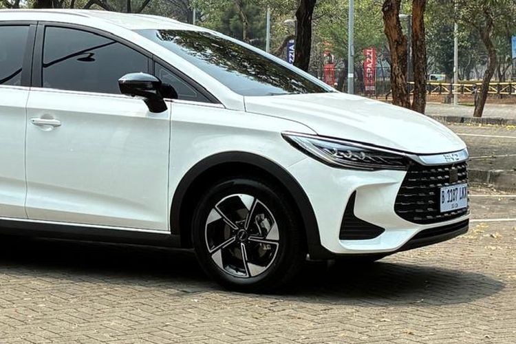 Ulik Kelebihan dan Kekurangan BYD M6 DM (Video)