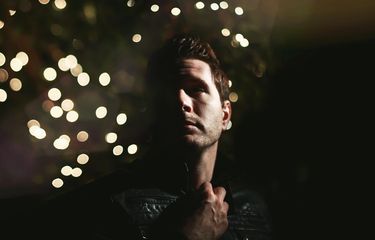 Adam Young, penyanyi dari grup musik Owl City