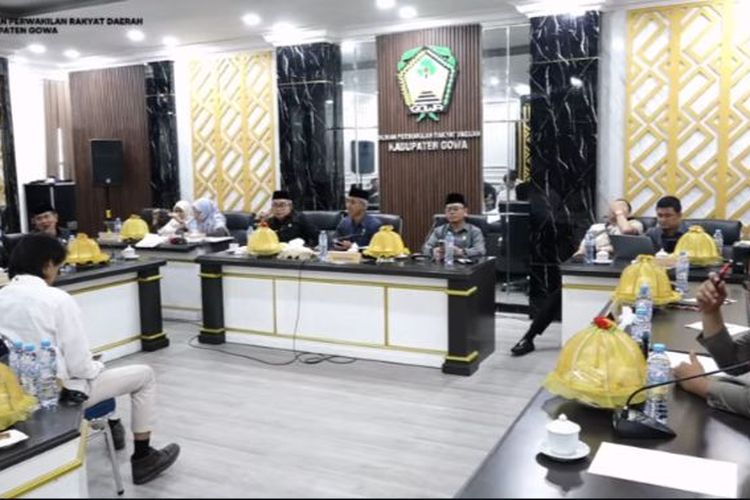 Sidang Pansus DPRD Gowa Ungkap Dugaan Pesta Miras di Rujab Bupati hingga Tinggal Sekamar dengan BK
