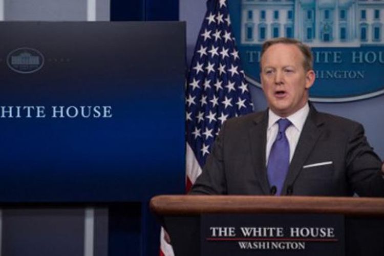 Jurubicara Gedung Putih Sean Spicer.
