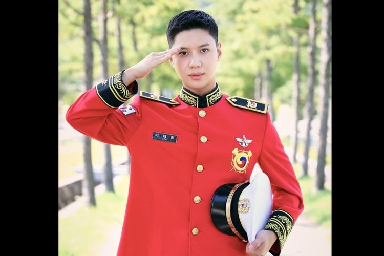 Foto Taemin SHINee selama wajib militer.