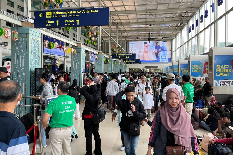 KAI Daop 1 Prediksi Puncak Arus Balik Lebaran Terjadi 24 Maret 2026