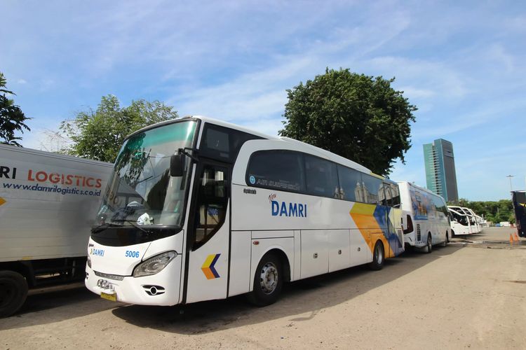 Ilustrasi bus DAMRI rute Jakarta-Lampung
