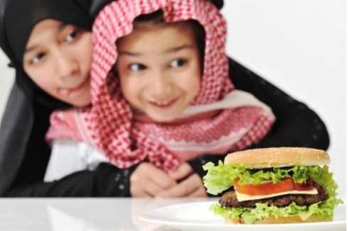 Melatih Anak Puasa Ramadhan, Begini Cara Memenuhi Kebutuhan Nutrisi Anak