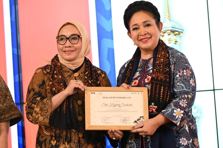 Ketua Komisi IV DPR RI, Siti Hediati Soeharto saat hadir mewakili DPR dalam sesi Integritas Perempuan Sebagai Penyelenggara Negara Dalam Melawan Korupsi, pada peringatan Hari Antikorupsi Sedunia (Hakordia) 2025 di Kompleks Kepatihan Yogyakarta, Senin (8/12/2025).