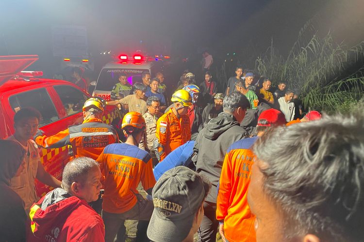 Truk CPO Masuk Jurang 80 Meter di Sitinjau Lauik, Sopir Pengganti Tewas Terjepit