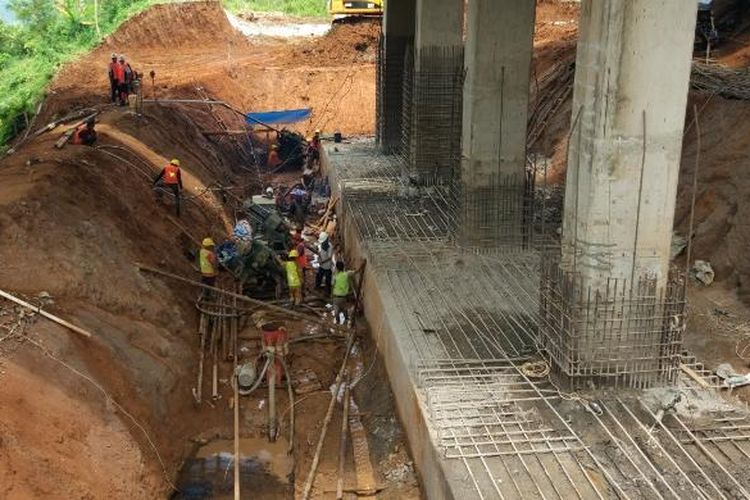 Perbaikan Jembatan Cisomang, Tol Purbaleunyi, Purwakarta, Kamis (23/2/2017).