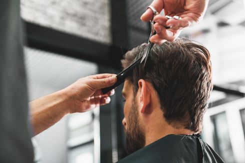 Cara Pria Cegah Potongan Rambut yang Buruk di Barbershop