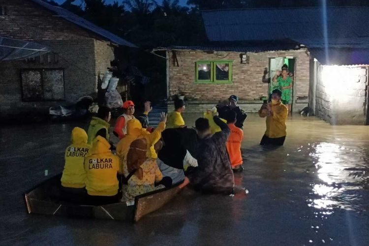 Sebanyak 1.618 rumah di Kabupaten Labuhanbatu Utara, Sumatera Utara, terdampak banjir. 