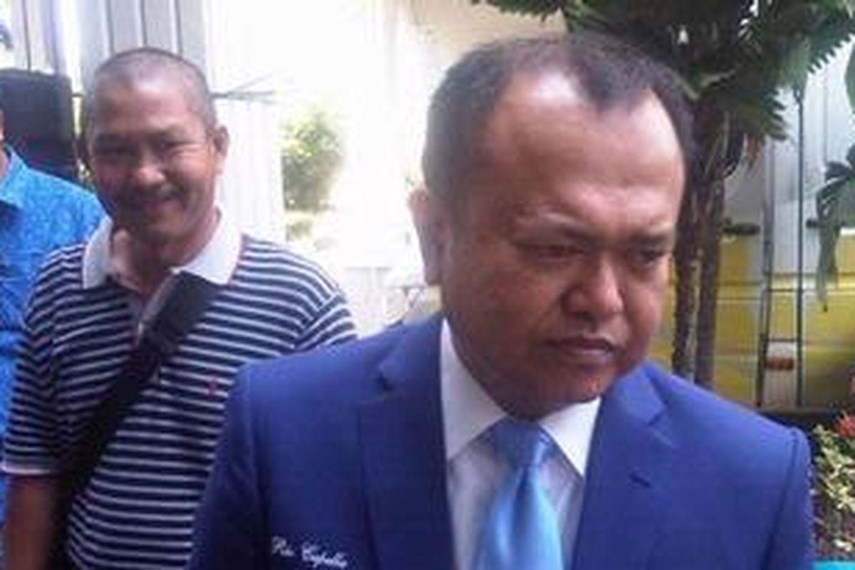 Ketua Umum Nasdem, Patrice Rio Capella, saat ingin mendaftarkan partainya di Gedung Kementrian Hukum dan HAM, Jakarta, Rabu (27/7/2011)