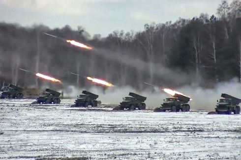 Rusia Perpanjang Latihan Militer dengan Belarus, Penarikan Pasukan Batal