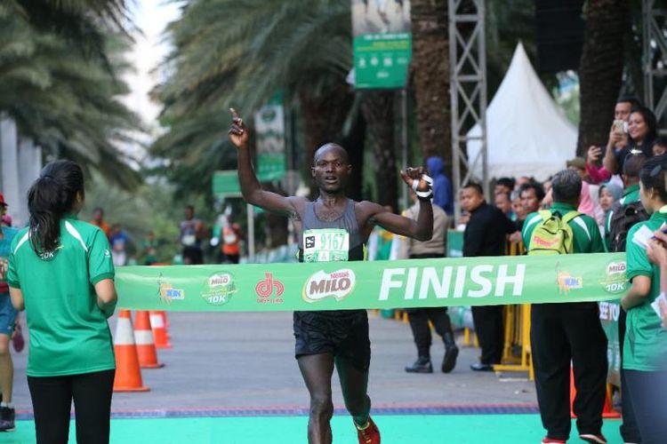 Dengan catatan waktu 29 menit 51 detik, pelari asal Kenya David Kibet, berhasil menjadi juara kategori 10K Open International Putra di MILO Jakarta International 10K 2018. 
