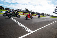 Race 1 WSBK Australia, 3 Pebalap Finis dalam Jarak 0,041 Detik