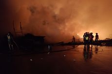 Kebakaran Lapak di Bekasi Belum Padam, Damkar Terhambat Macet dan Kesulitan Air