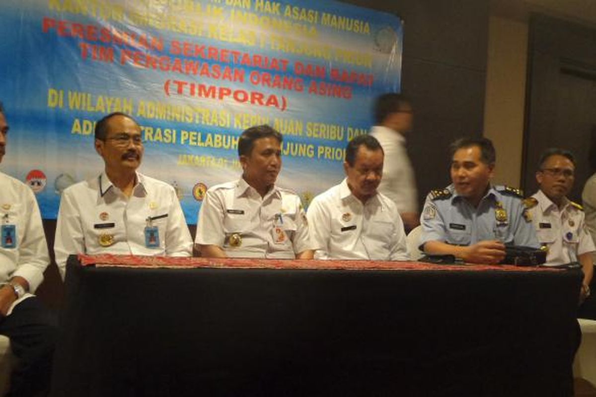 Rabu (1/6/2016), Kantor imigrasi Tanjung Priok menggandeng Pemerintah Daerah Kepulauan Seribu membentuk Tim Pengawas Orang Asing atau TIMPORA