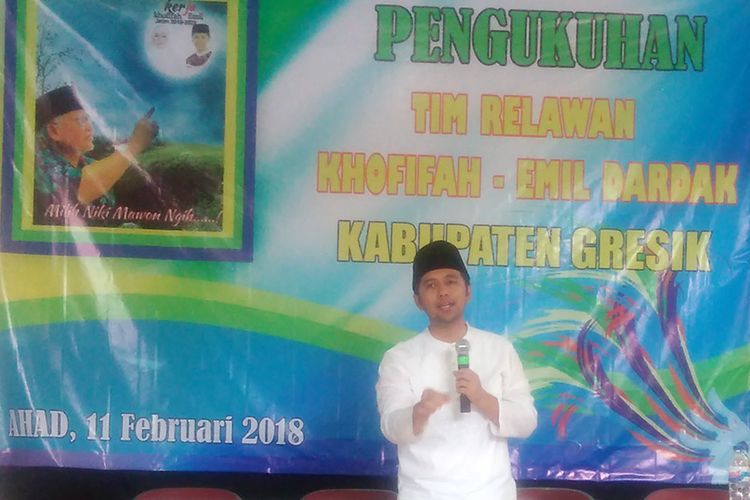 Emil Elestianto Dardak saat memberikan sambutan pada acara pengukuhan tim relawan Kabupaten Gresik, Minggu (11/2/2018).