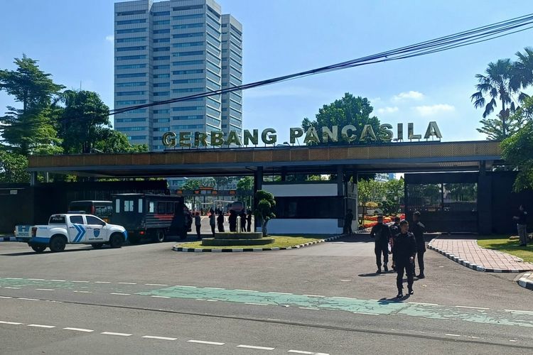 Ada Demo, Pegawai DPR Diimbau Kerja dari Rumah, Pengamanan Kompleks Parlemen Diperketat