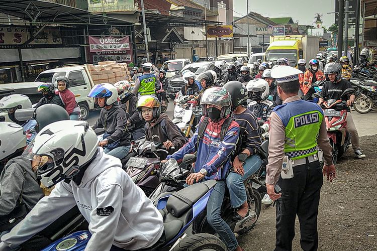 Sunmori di Lembang, Kabupaten Bandung Barat (KBB), Jawa Barat dibubarkan polisi, Minggu (29/1/2023).